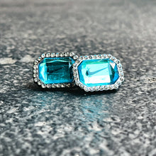 Load image into Gallery viewer, Diamond Sneaker Jewelry
