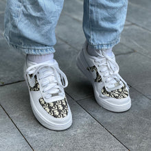 Load image into Gallery viewer, Sneaker DeCreasers
